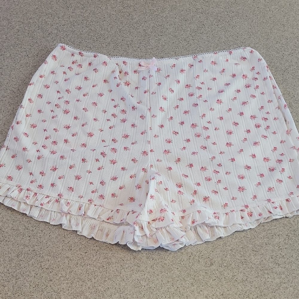 Better Together Floral Pajama Shorts With Ruffled Hem Size Small